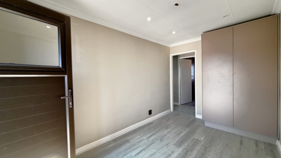  Bedroom Property for Sale in Westridge Western Cape